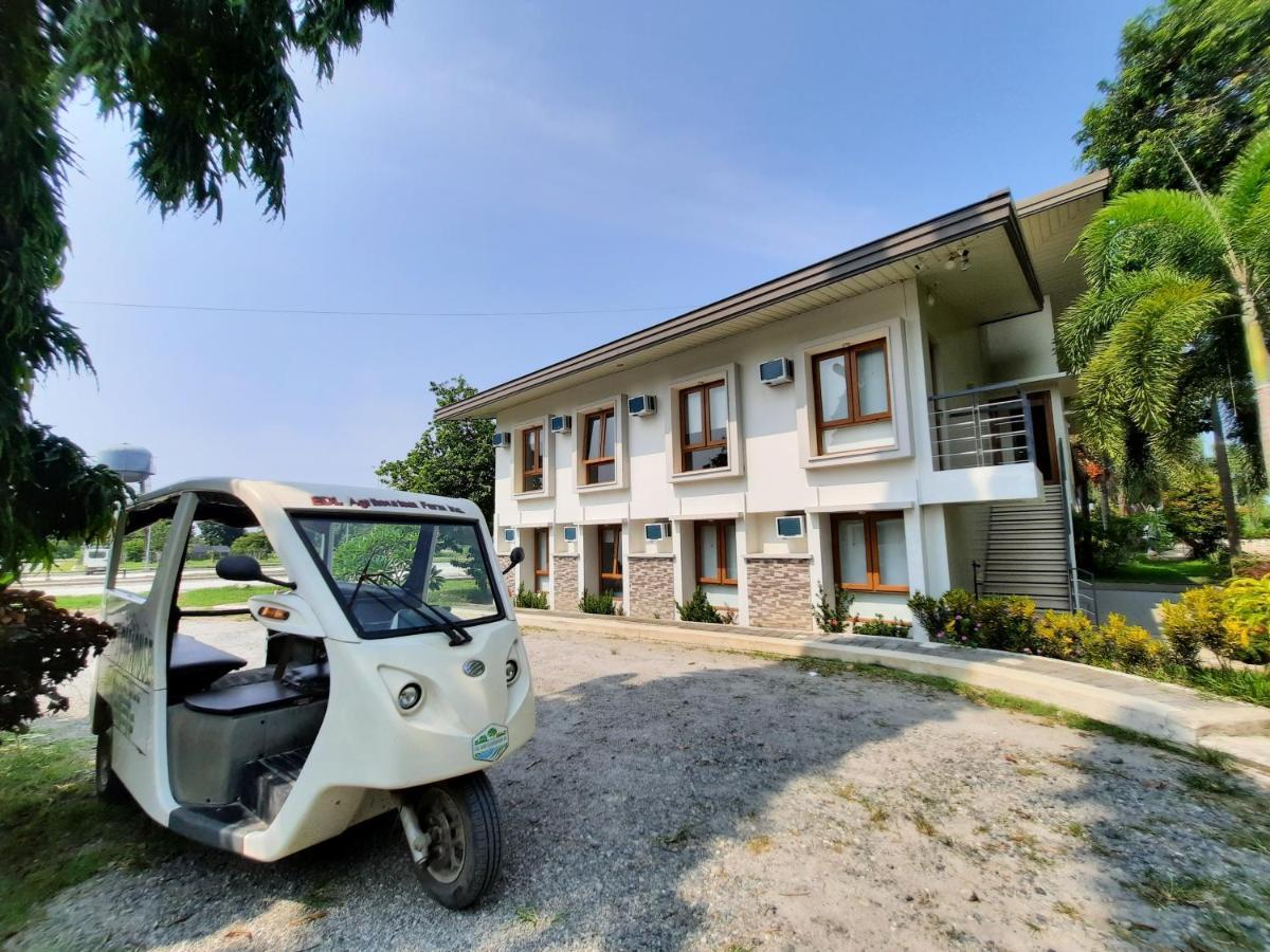 Estancia De Lorenzo Tarlac Exterior foto