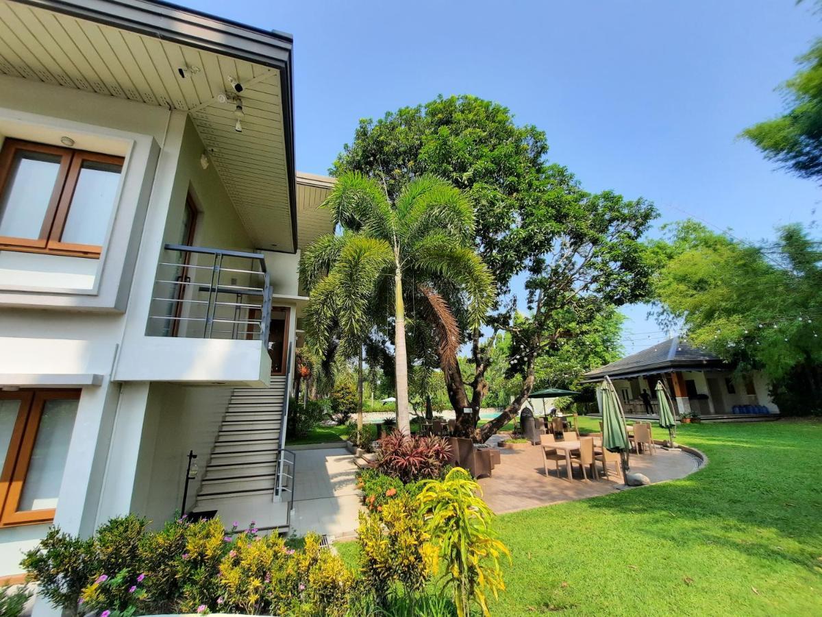 Estancia De Lorenzo Tarlac Exterior foto