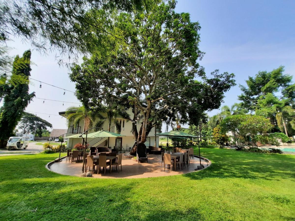 Estancia De Lorenzo Tarlac Exterior foto