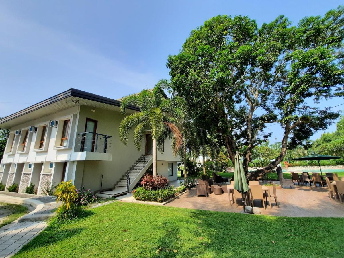Estancia De Lorenzo Tarlac Exterior foto